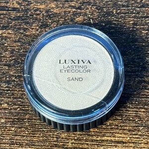 Merle Norman Luxiva Lasting Eyeshadow - Sand - .10 oz. Full Size